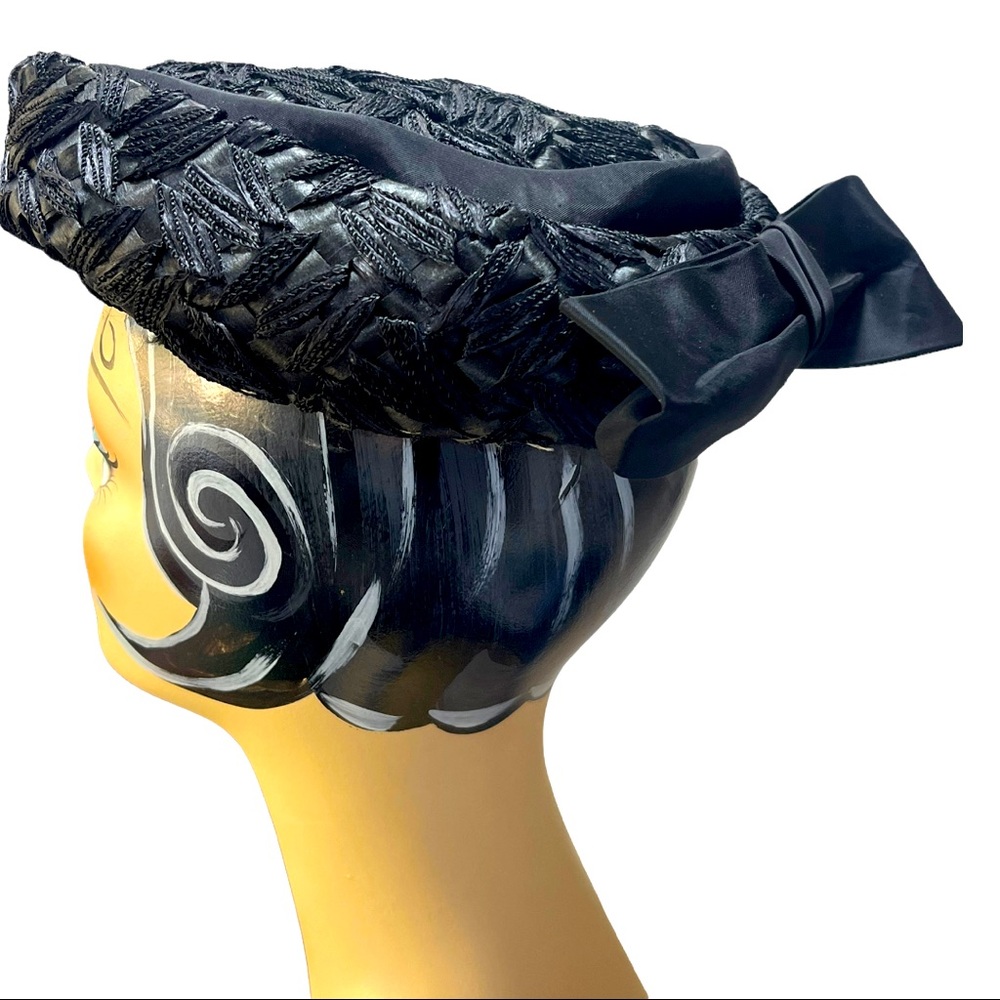 Beautiful black vintage hat with bow. Antique 60s